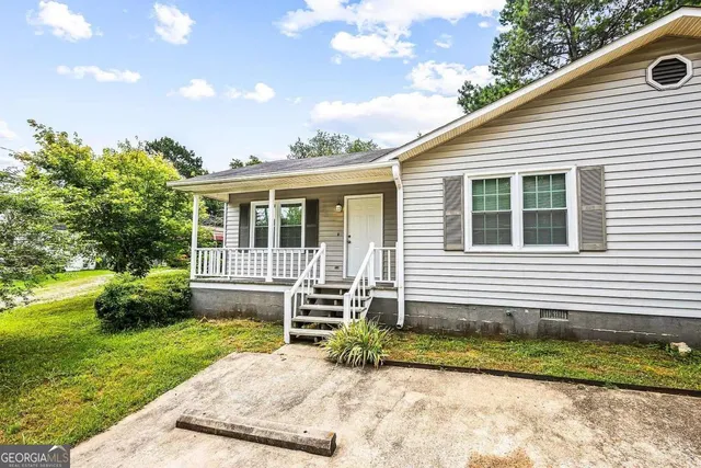 $1,225 | 4 East 1st Street, Unit B, Aragon, GA 30104