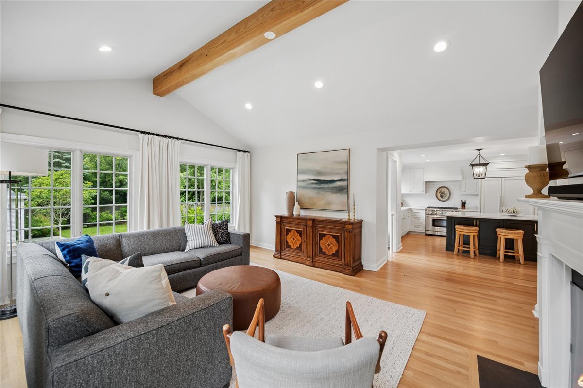 792 Walden Road Winnetka, IL 60093 - Photo 8 of 35