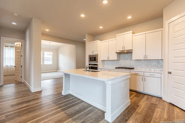 $2,550 | 920 Foxbrook Way, Cibolo, TX 78108
