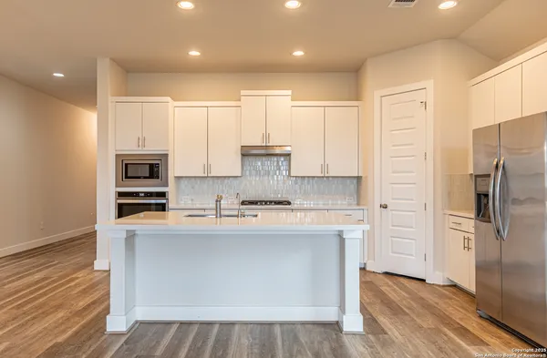 $2,550 | 920 Foxbrook Way, Cibolo, TX 78108