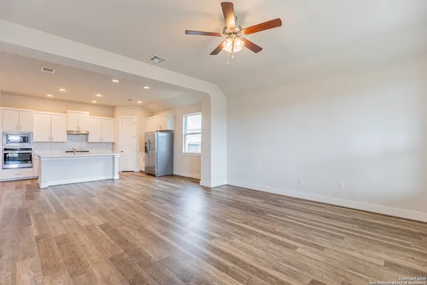 $2,550 | 920 Foxbrook Way, Cibolo, TX 78108