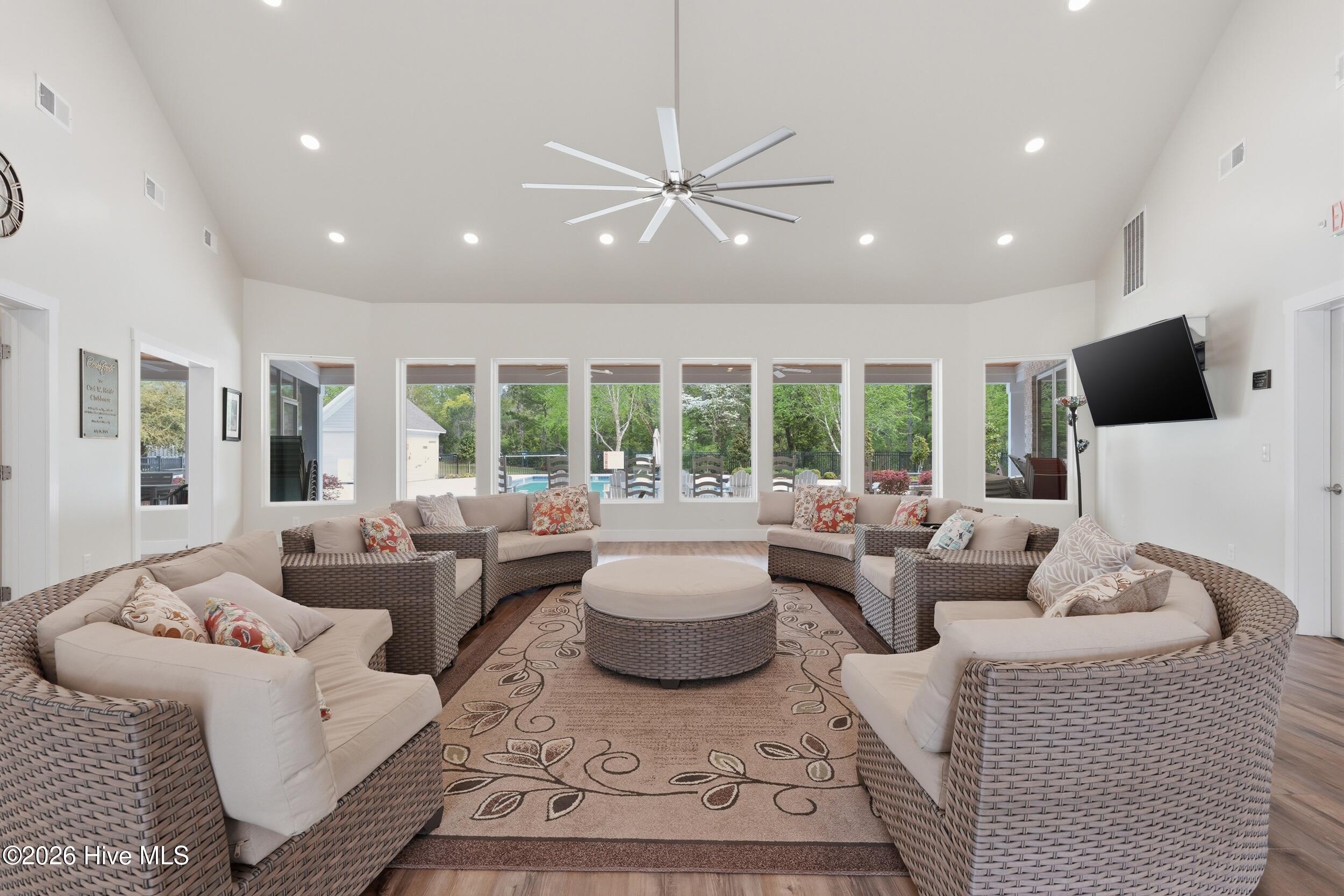 40 Stonegate Circle Hampstead, NC 28443 - Photo 26 of 42 34_poolhouse sitting area