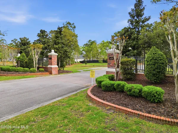 $668,900 | 40 Stonegate Circle, Hampstead, NC 28443