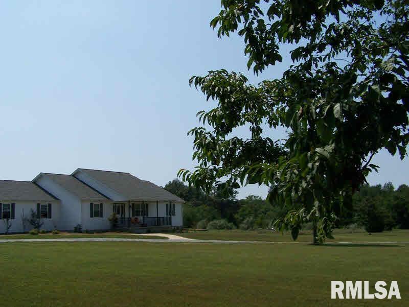 11701 Pebble Road Mount Vernon, IL 62864 - Photo 1 of 15 Gallery Image 1