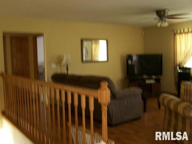 11701 Pebble Road Mount Vernon, IL 62864 - Photo 2 of 15 Gallery Image 2
