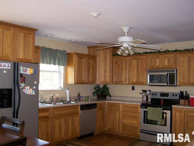11701 Pebble Road Mount Vernon, IL 62864 - Photo 4 of 15 Gallery Image 4