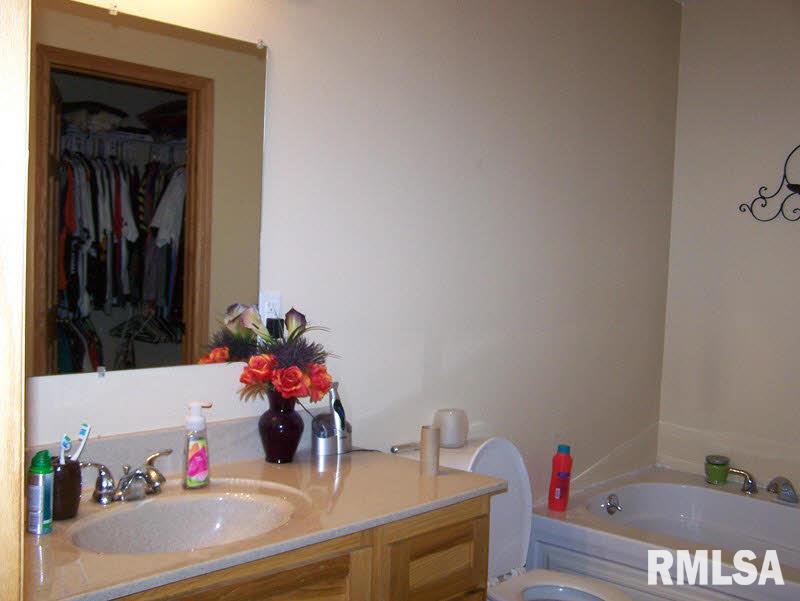 11701 Pebble Road Mount Vernon, IL 62864 - Photo 8 of 15 Gallery Image 8