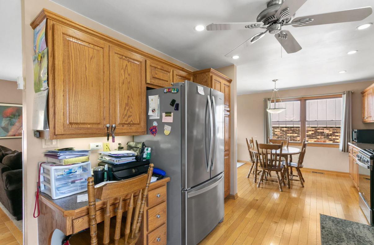 7024 Brementowne Road Tinley Park, IL 60477 - Photo 7 of 19