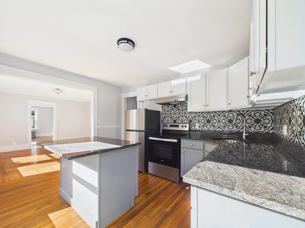 $3,100 | 6 Hancock Street, Unit 1, Salem, MA 01970