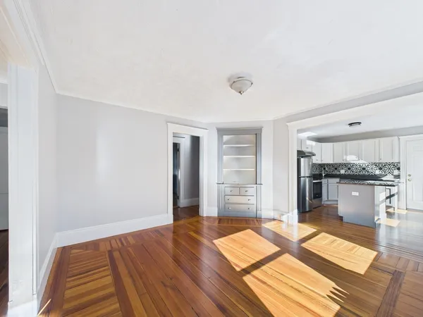 $3,100 | 6 Hancock Street, Unit 1, Salem, MA 01970