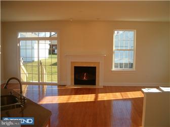 9941 Verree Road Philadelphia, PA 19115 - Photo 3 of 12 Family Room