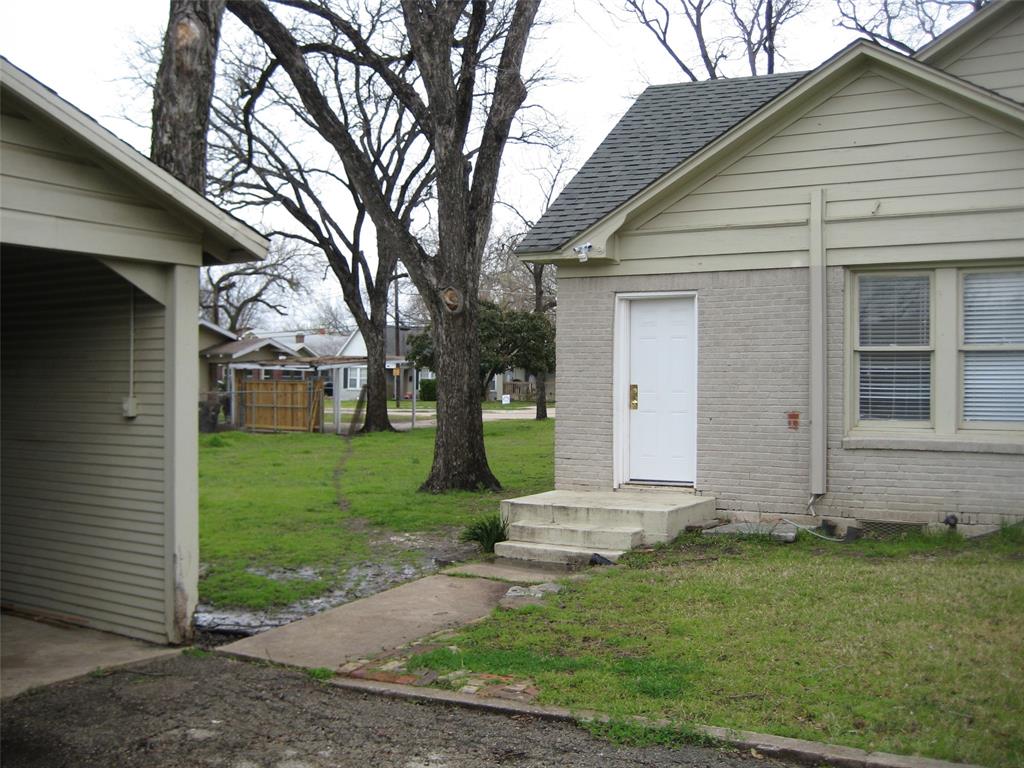 3140 View Street Fort Worth, TX 76103 - Photo 20 of 21 a view of a house with a yard