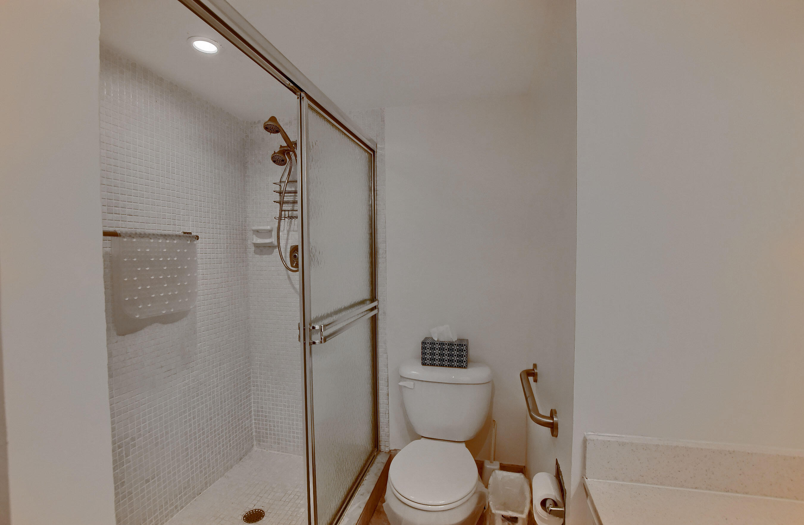 1029 Newcastle B Boca Raton, FL 33434 - Photo 14 of 23 Main Bathroom