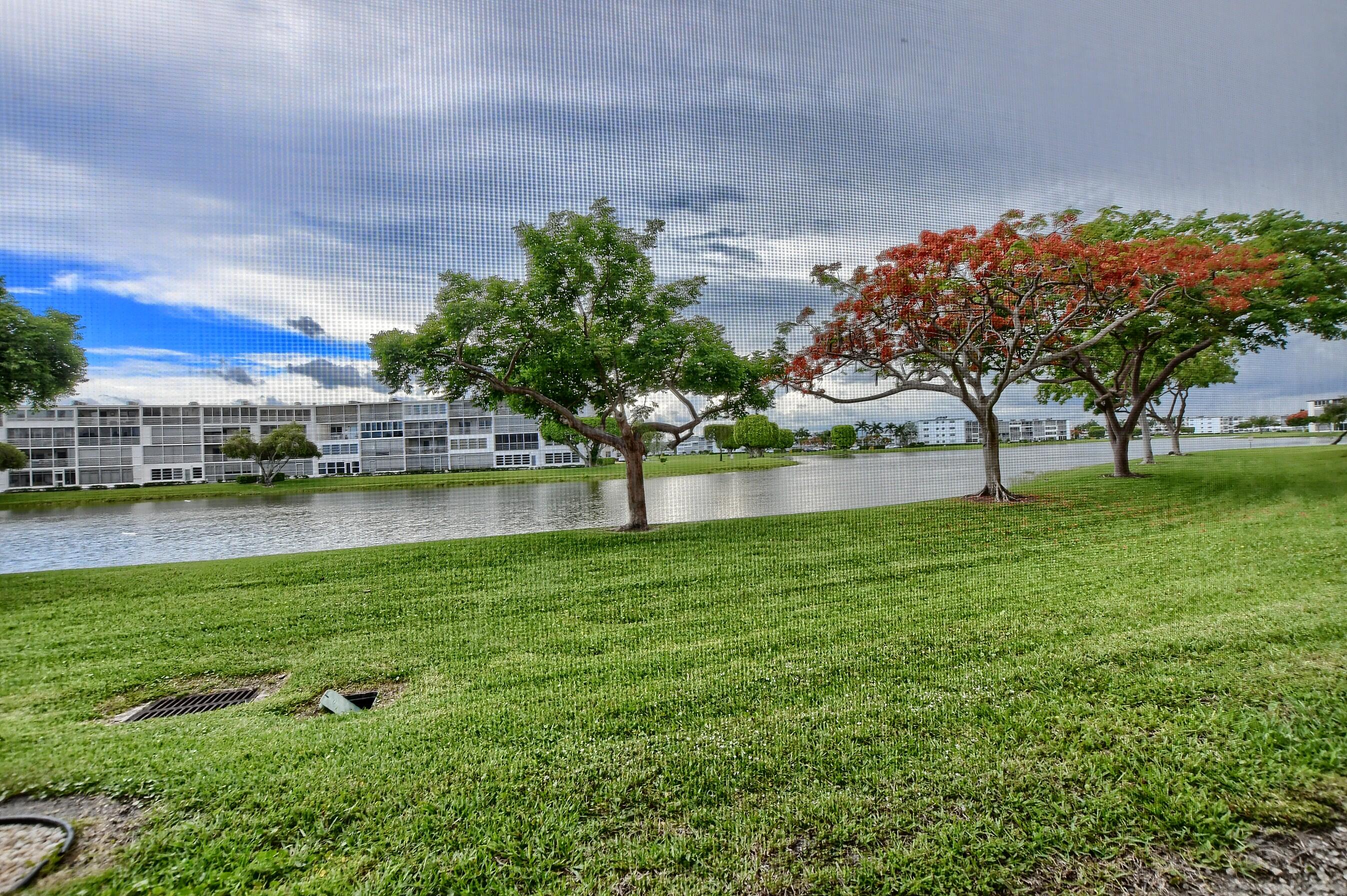 1029 Newcastle B Boca Raton, FL 33434 - Photo 21 of 23 Patio View