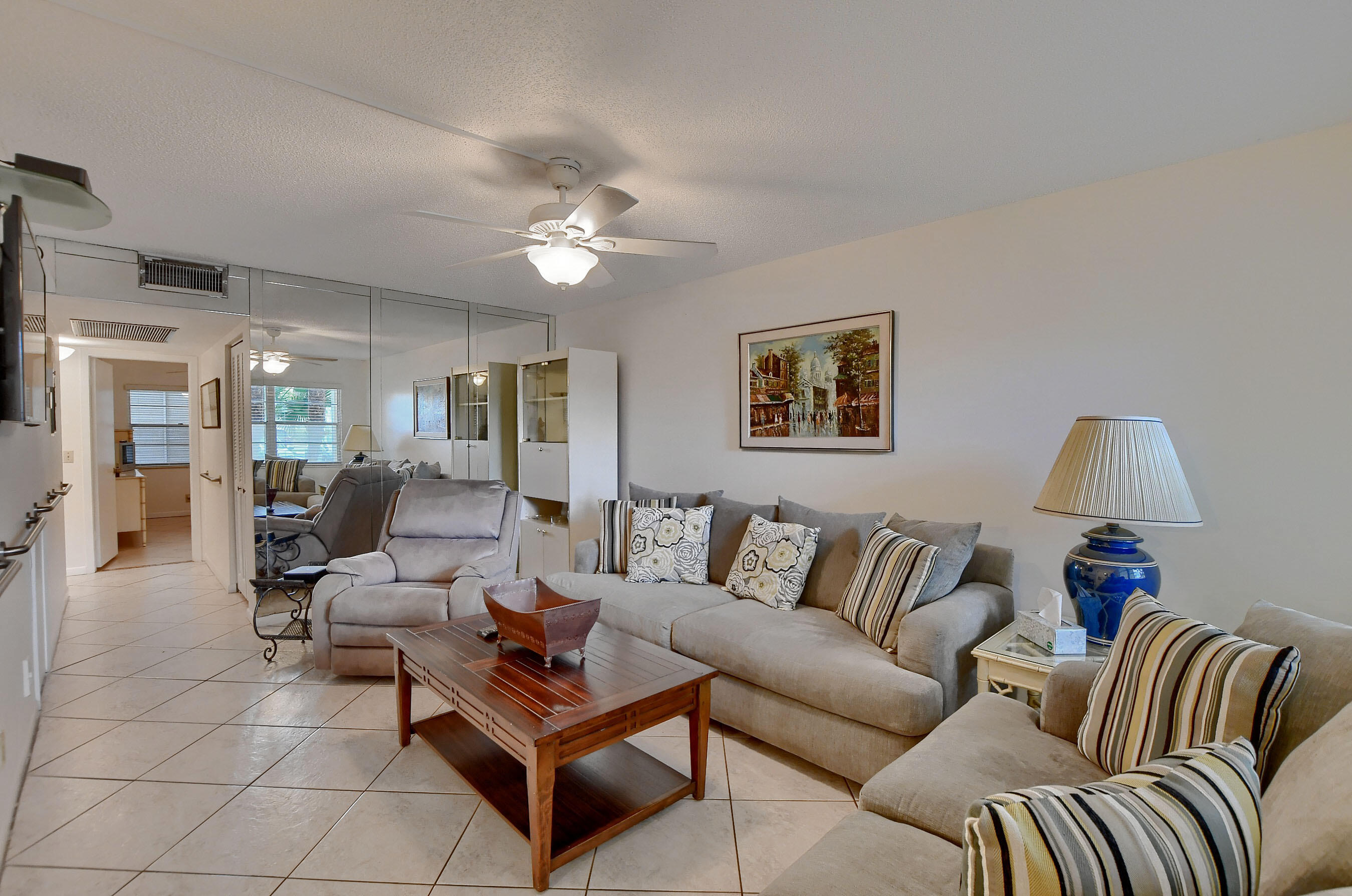 1029 Newcastle B Boca Raton, FL 33434 - Photo 3 of 23 Living Room