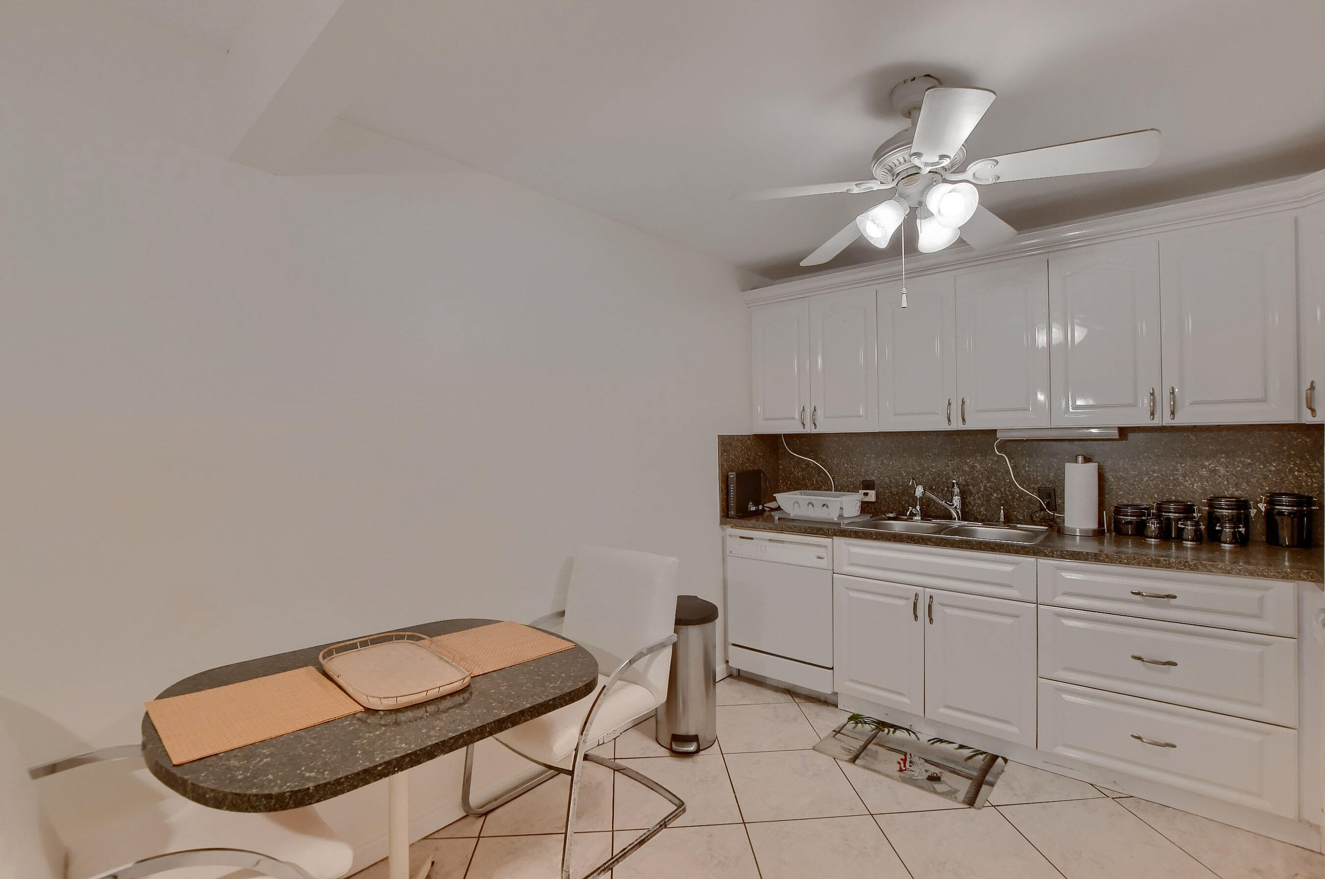 1029 Newcastle B Boca Raton, FL 33434 - Photo 8 of 23 Kitchen