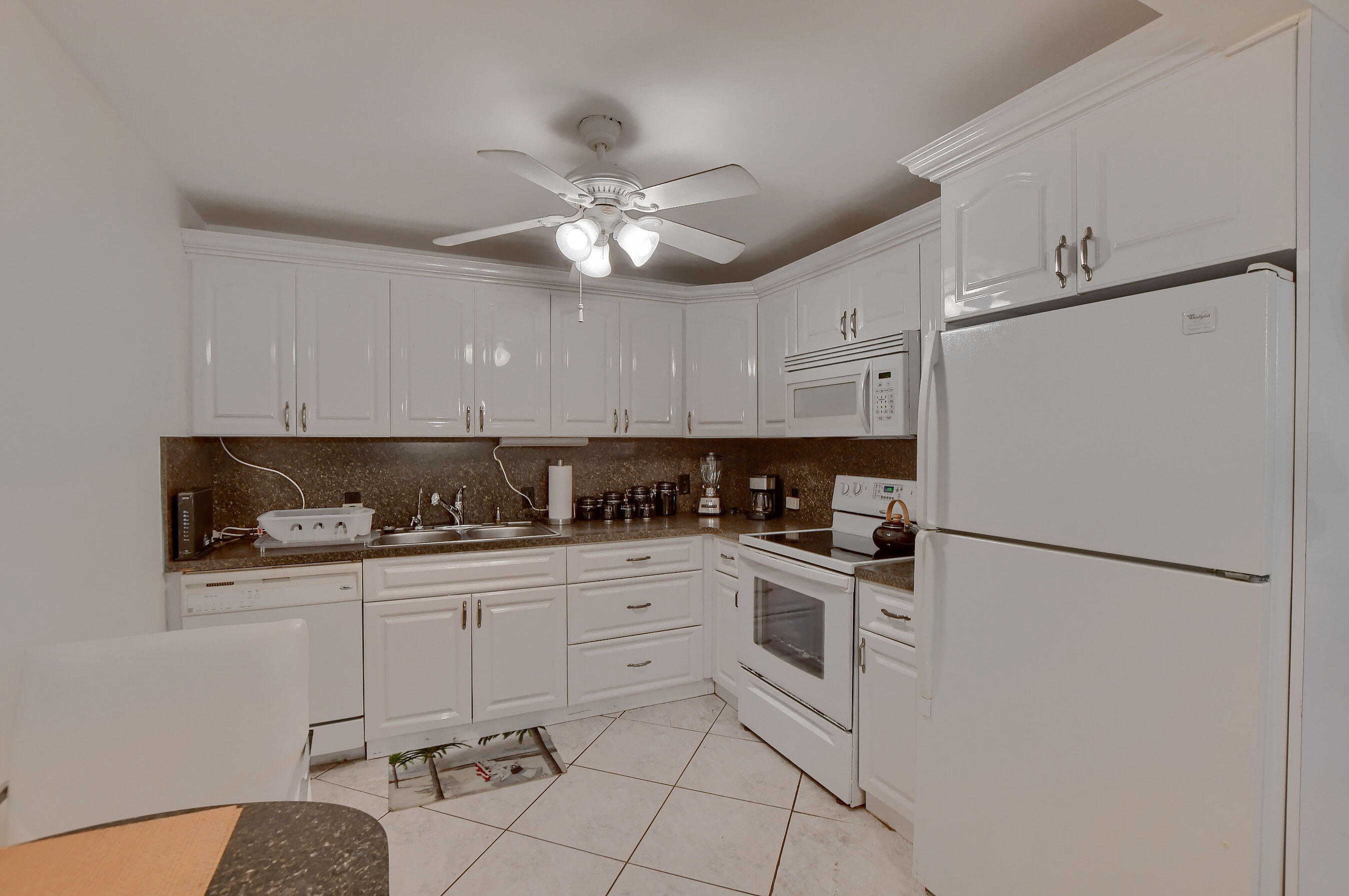 1029 Newcastle B Boca Raton, FL 33434 - Photo 9 of 23 Kitchen