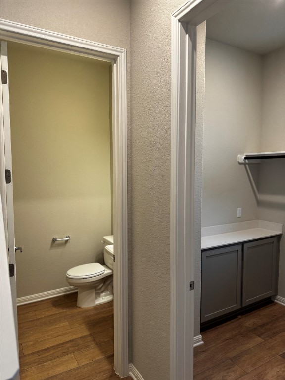 1020 Vista View Drive, Unit 2502 Georgetown, TX 78626 - Photo 8 of 15 Bathroom featuring dark wood-style flooring