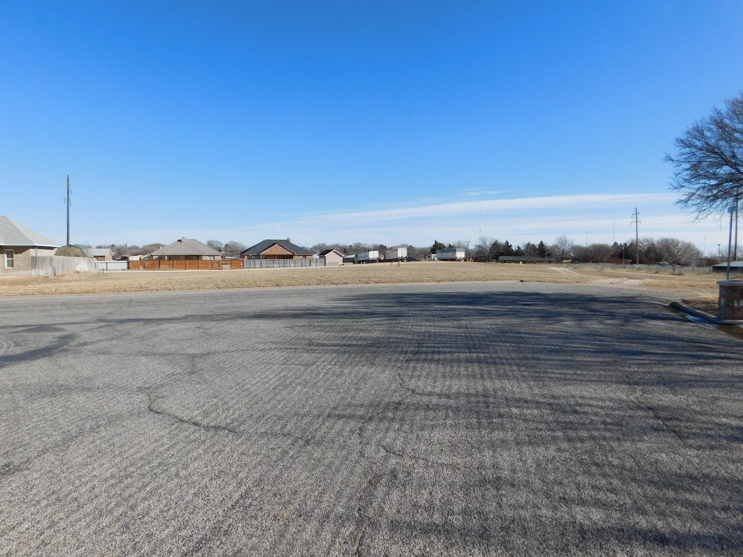 913 West 14th Street Muleshoe, TX 79347 - Photo 2 of 4 a view of an ocean and beach