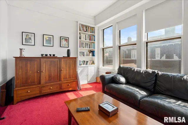 $230,000 | 216 West Poplar Street, Harrisburg, IL 62946