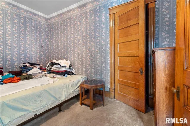 $230,000 | 216 West Poplar Street, Harrisburg, IL 62946