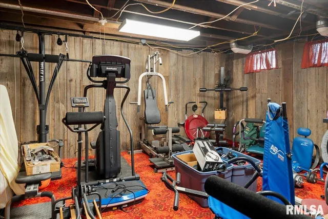 $230,000 | 216 West Poplar Street, Harrisburg, IL 62946