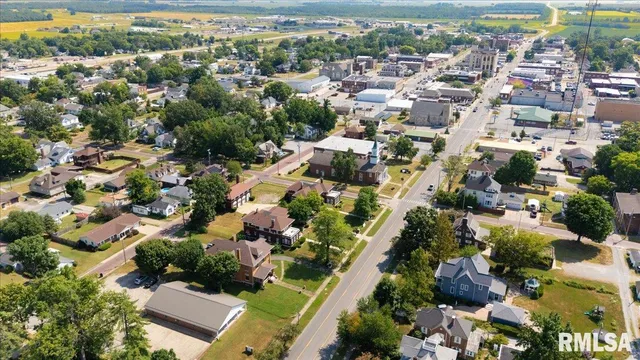 $230,000 | 216 West Poplar Street, Harrisburg, IL 62946