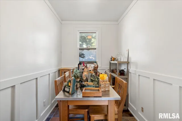 $230,000 | 216 West Poplar Street, Harrisburg, IL 62946