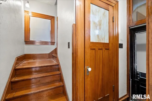 $230,000 | 216 West Poplar Street, Harrisburg, IL 62946