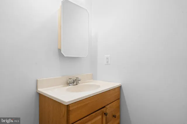 $2,500 | 137 Cambridge Street, Fredericksburg, VA 22405