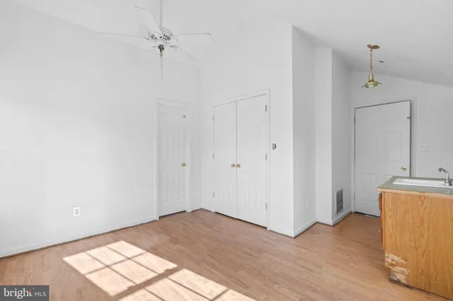 $2,500 | 137 Cambridge Street, Fredericksburg, VA 22405