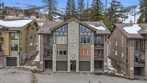 $989,000 | 22 Chapel Court, Unit 201, Sandpoint, ID 83864