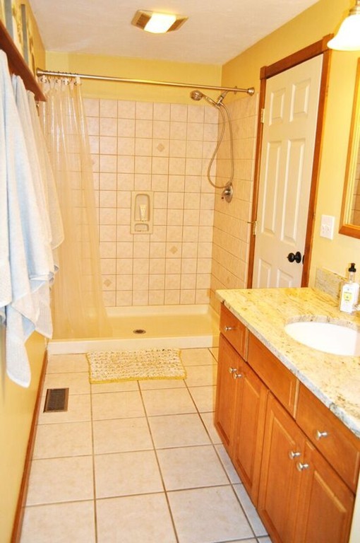 7 Stoney Weir Road Halifax, MA 02338 - Photo 14 of 28 Gallery Image 14
