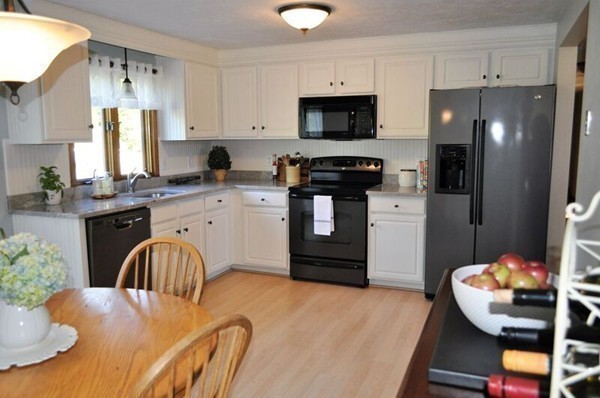 7 Stoney Weir Road Halifax, MA 02338 - Photo 9 of 28 Gallery Image 9