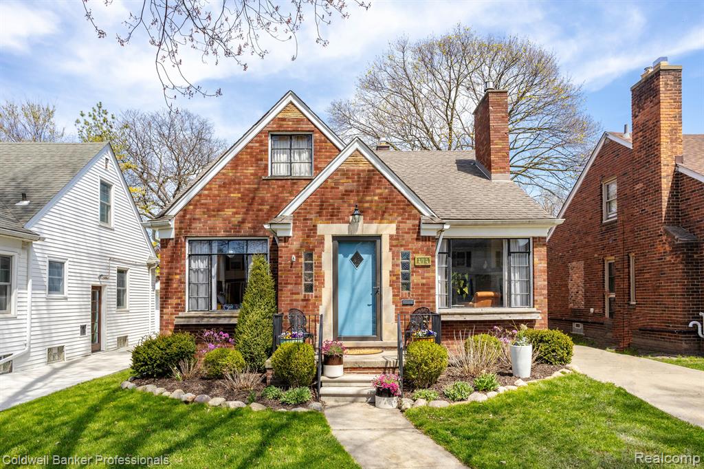 414 Lothrop Road Grosse Pointe Farms, MI 48236 - Photo 1 of 36