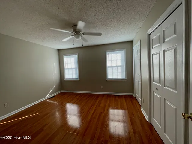 $950 | 3826 Sterling Pointe Drive, Unit N 9, Winterville, NC 28590