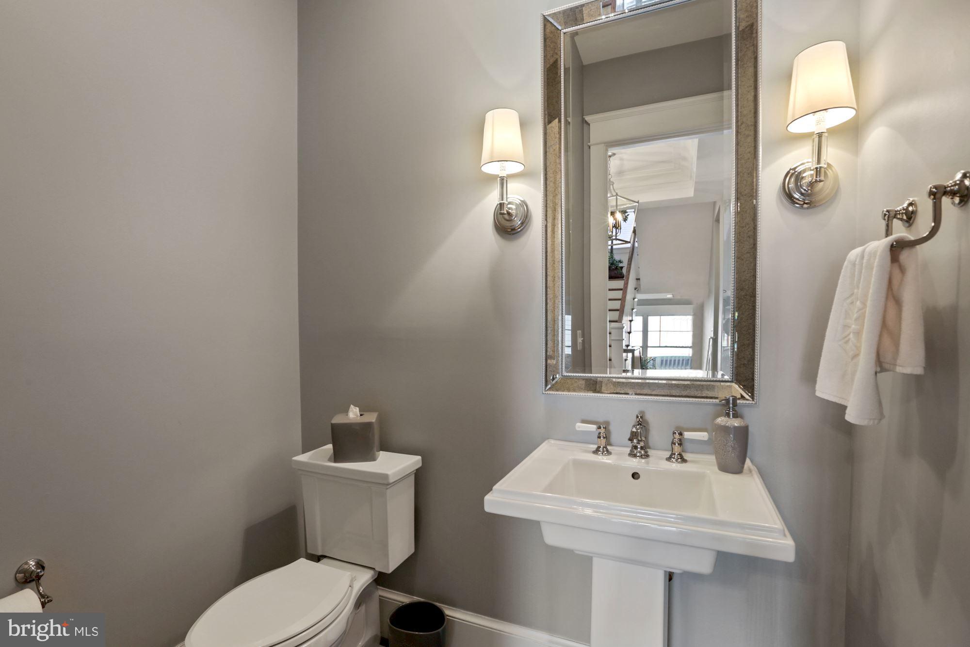 6721 Danforth Street McLean, VA 22101 - Photo 16 of 48 Powder Room