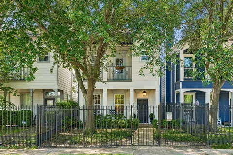 $709,999 | 1022 East 27th Street, Houston, TX 77009