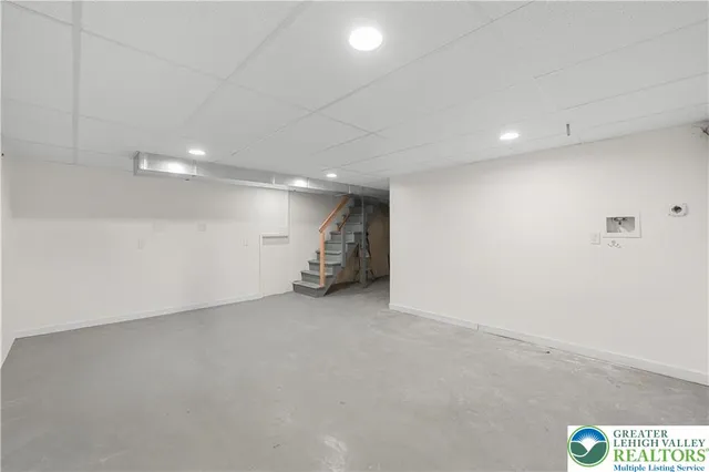 $1,725 | 2336 2nd Street, Wilson, PA 18042