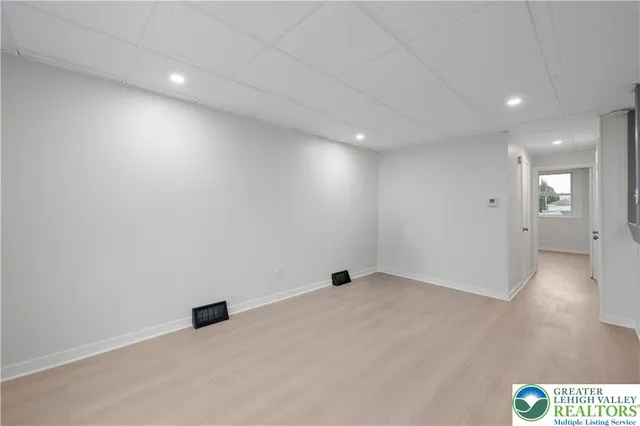 $1,725 | 2336 2nd Street, Wilson, PA 18042