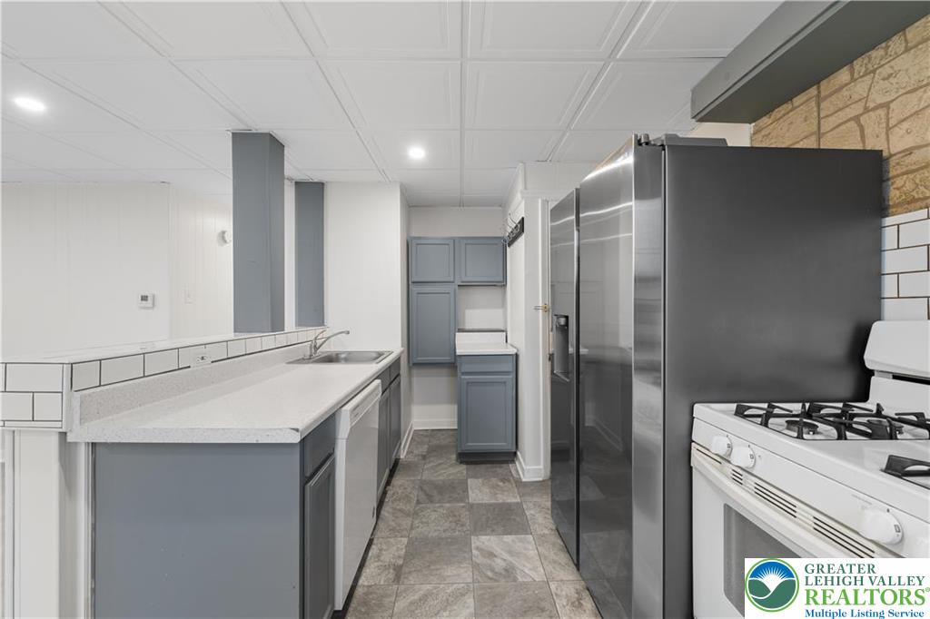 2336 2nd Street Wilson, PA 18042 - Photo 6 of 23