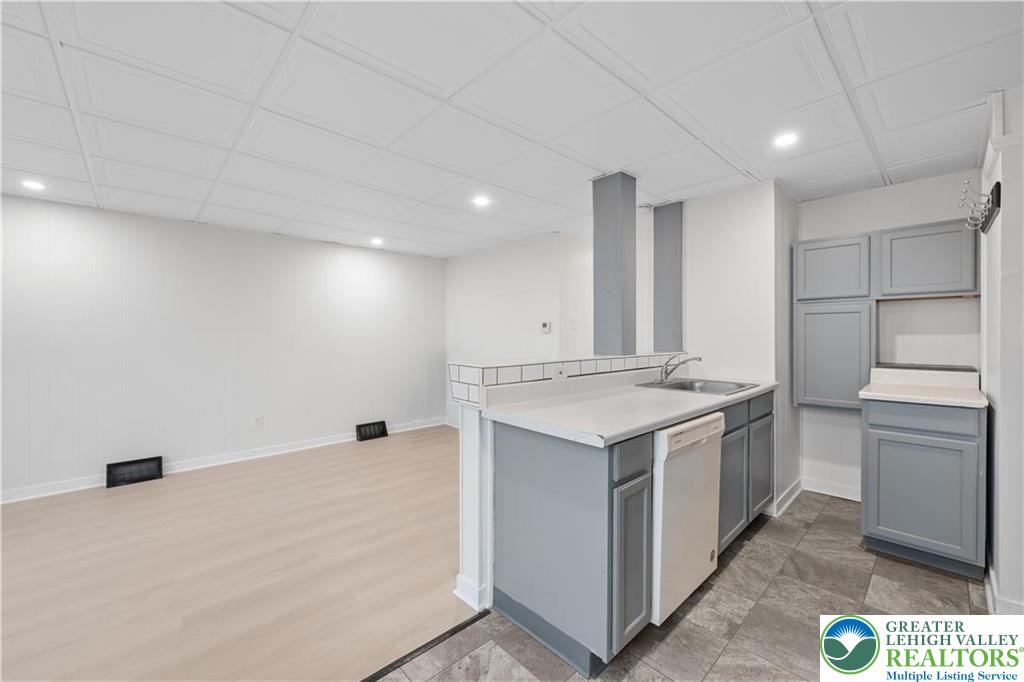 2336 2nd Street Wilson, PA 18042 - Photo 8 of 23