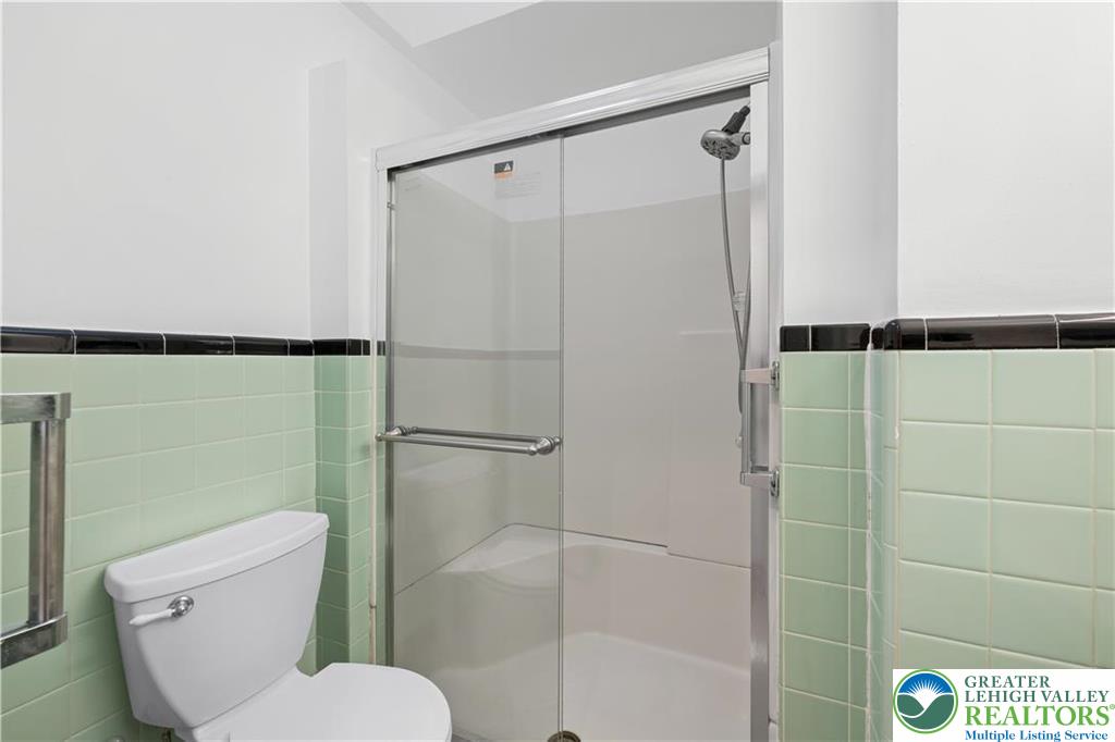 2336 2nd Street Wilson, PA 18042 - Photo 10 of 23