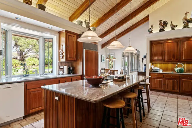 $3,000,000 | 525 Valley Vista Drive, Camarillo, CA 93010