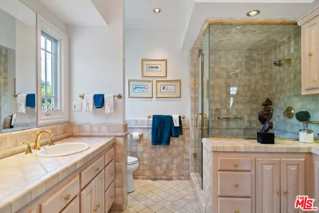 $3,000,000 | 525 Valley Vista Drive, Camarillo, CA 93010