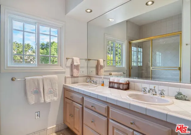 $3,000,000 | 525 Valley Vista Drive, Camarillo, CA 93010