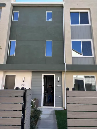 $4,450 | Undisclosed Address, Valencia, CA 91381