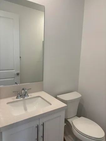 $4,450 | Undisclosed Address, Valencia, CA 91381