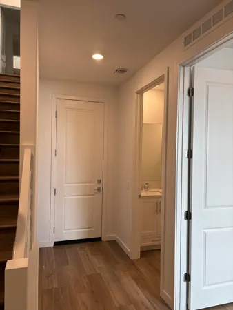 $4,450 | Undisclosed Address, Valencia, CA 91381