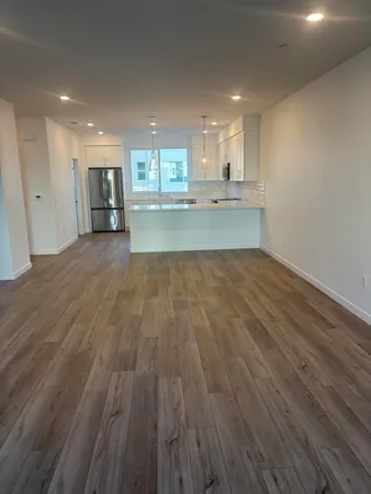 $4,450 | Undisclosed Address, Valencia, CA 91381